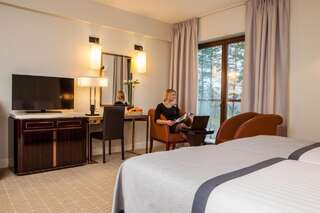 Отель Natura Mazur Resort & Conference Вархалы Двухместный номер «Комфорт» с 1 кроватью или 2 отдельными кроватями-1